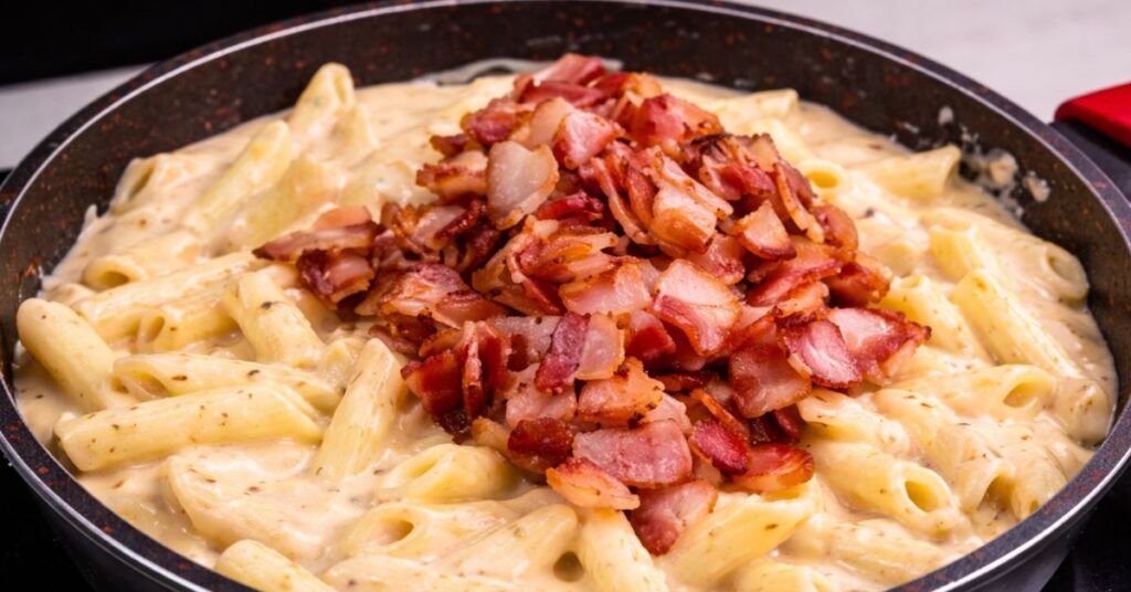 Macarrão Penne com Molho Branco