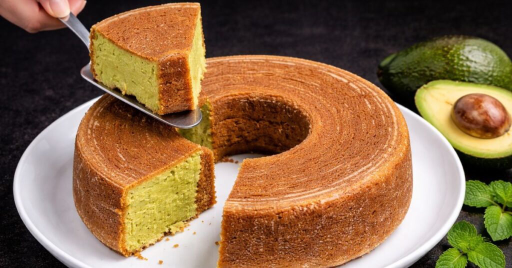 Bolo de Abacate no prato